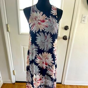 Women’s sleeveless  dress size small
